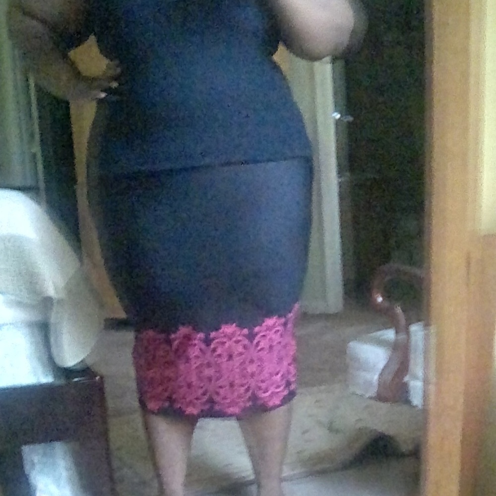 black and pink long pencil skirt